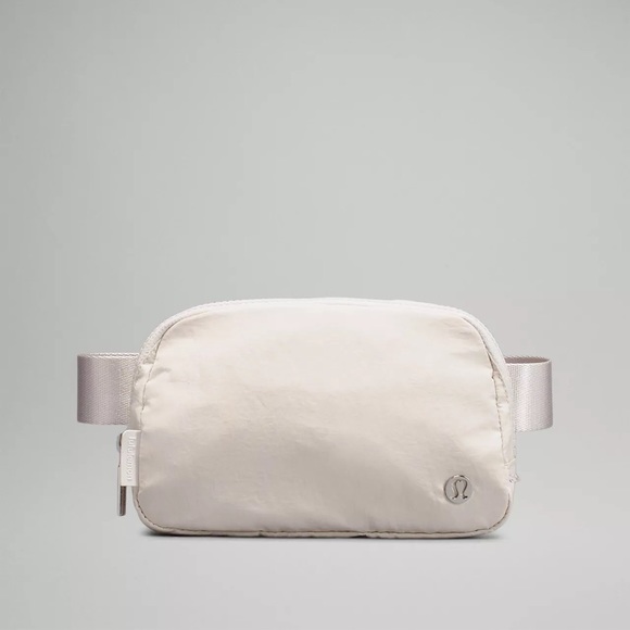 lululemon athletica Handbags - Lululemon everywhere belt bag